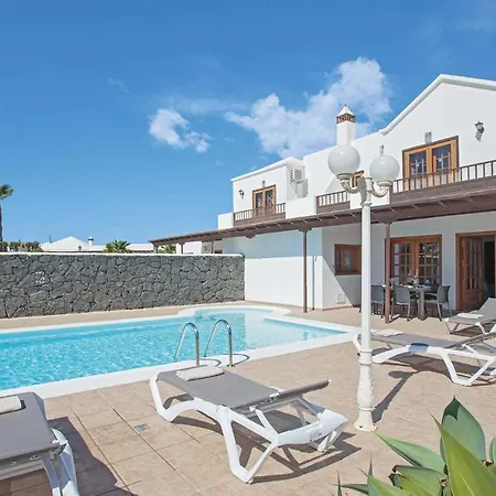 Playa Blanca Sleeps 4 Air Con Wifi * פלאיה בלנקה